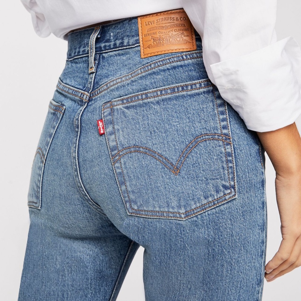 LEVIS wedgie skinny size 25